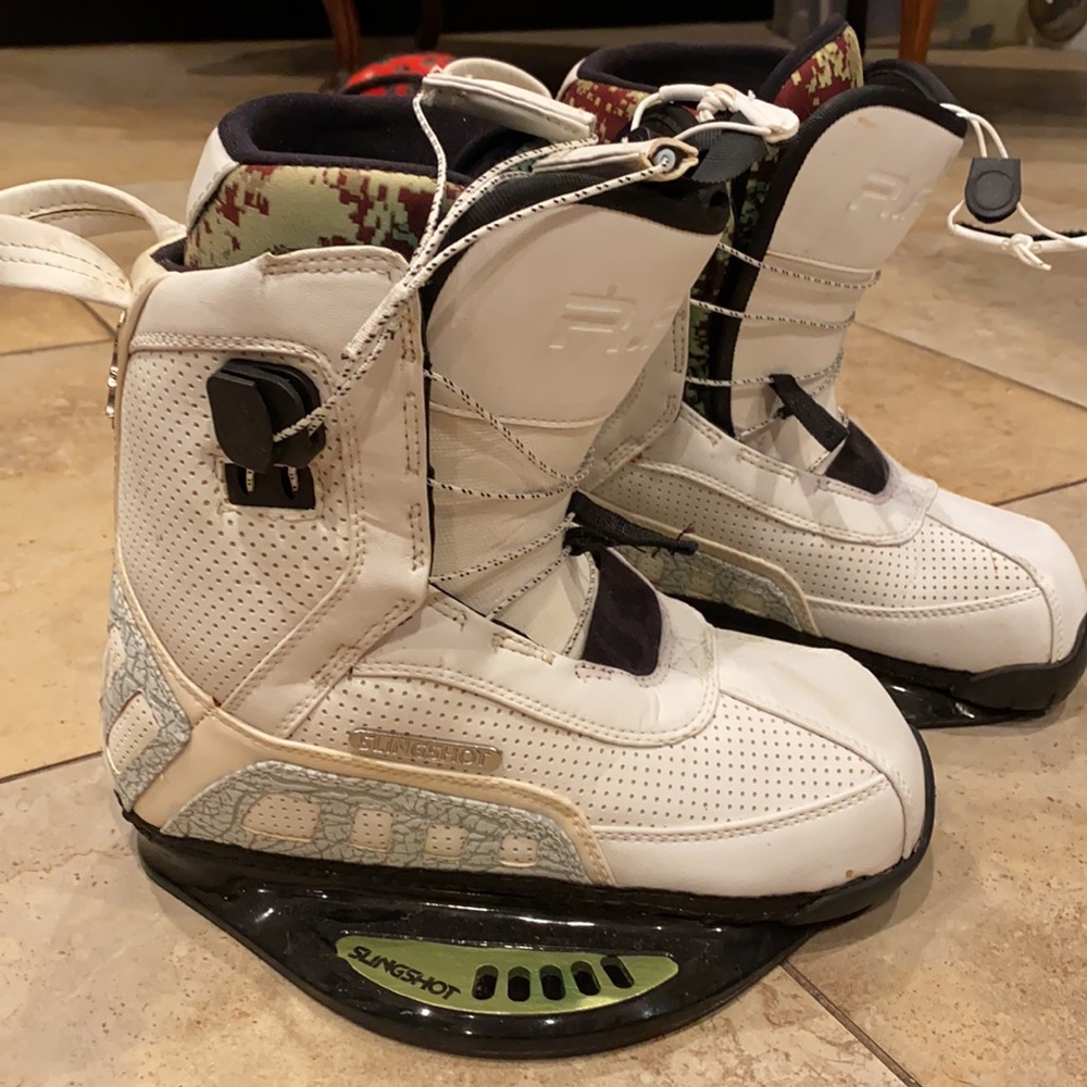 Slingshot Wakeboard R.A.D Boots size 6